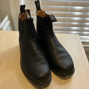 Black Blundstone Chisel Toe / Dress Boot